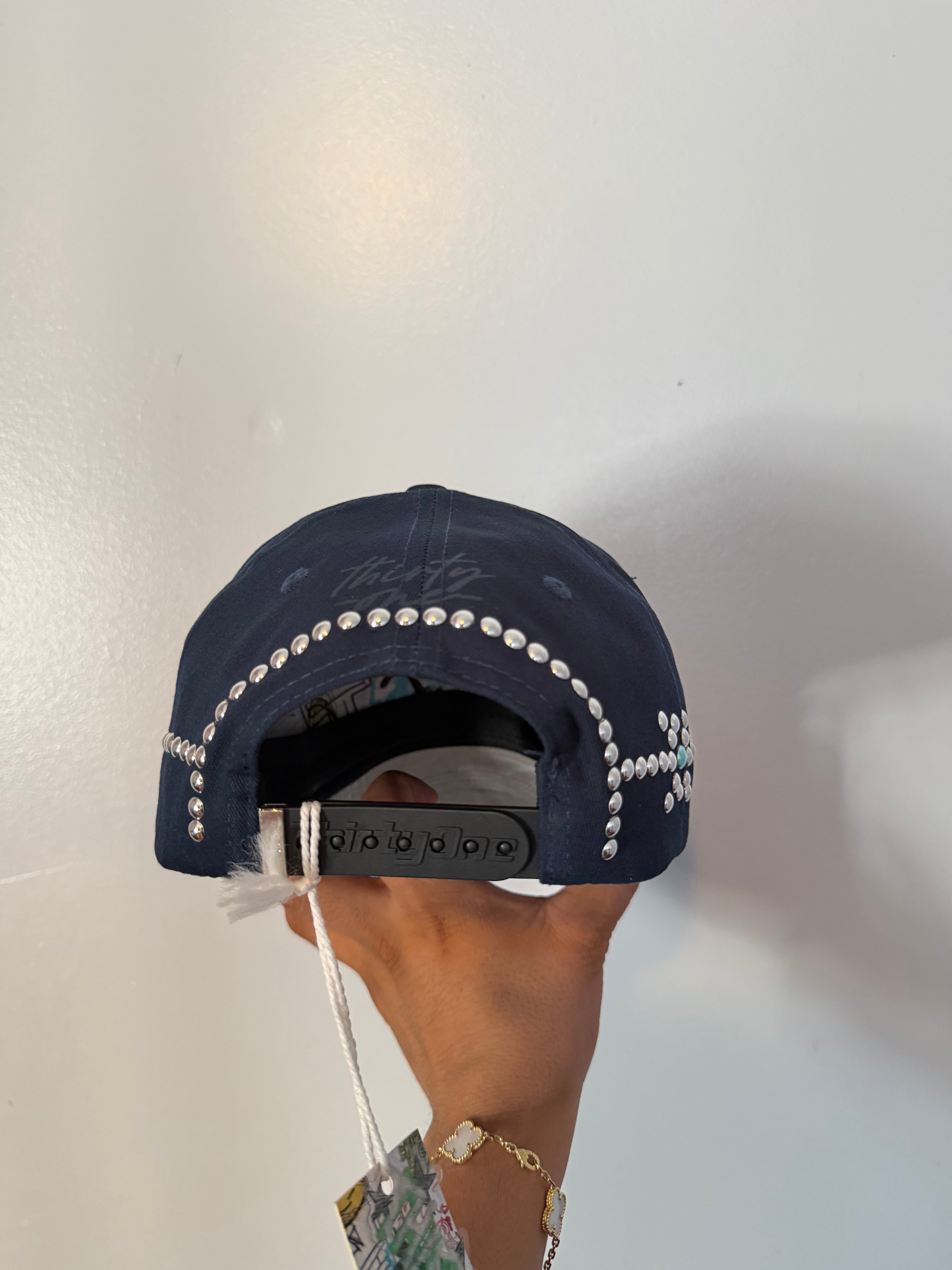 Thirty One Hat ( LA after Dark )